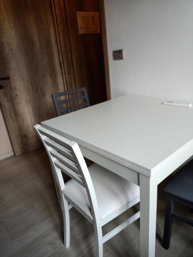 Vite Dipinte 1 Bilocale In Langa Apartment Novello Exterior photo